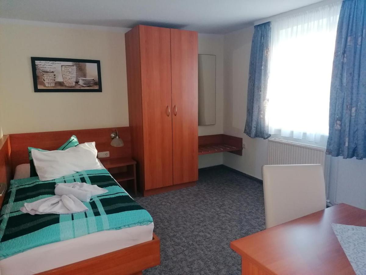 Hotel Garni Zum Goldenen Ring Quedlinburg Kültér fotó