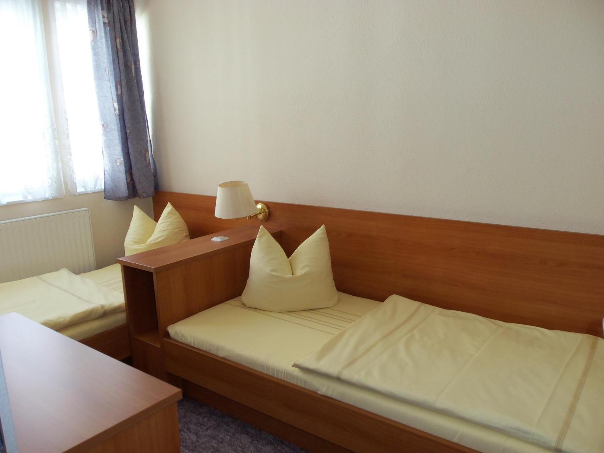 Hotel Garni Zum Goldenen Ring Quedlinburg Kültér fotó