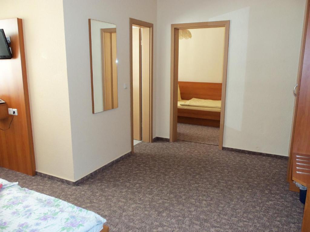 Hotel Garni Zum Goldenen Ring Quedlinburg Szoba fotó